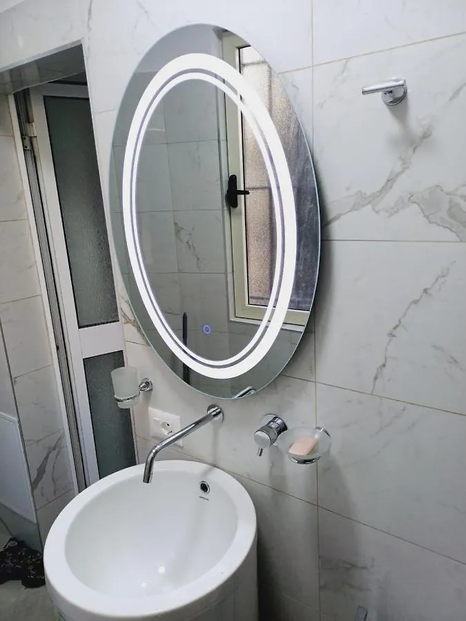 Regis Apartment Tirana 0*,  Albania