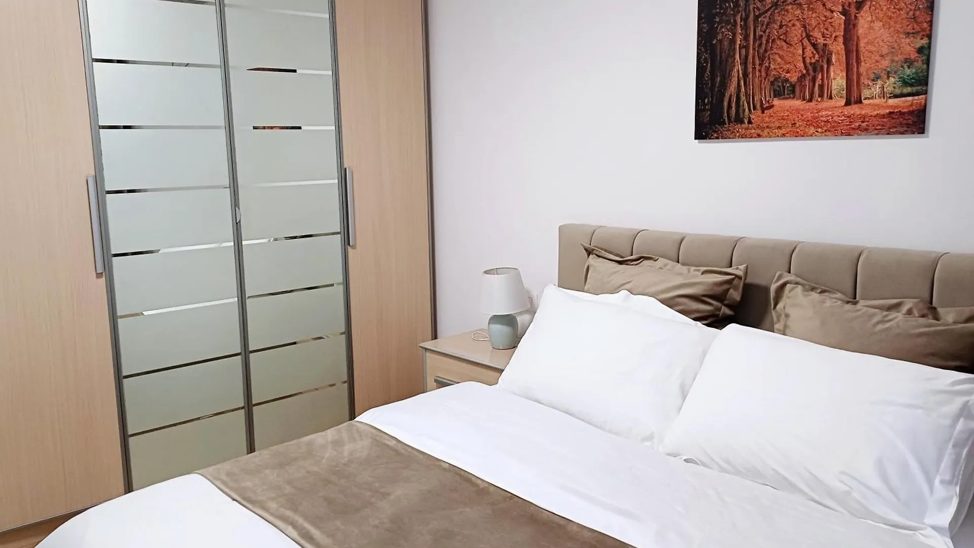 Regis Apartment Tirana 0*,  Albania